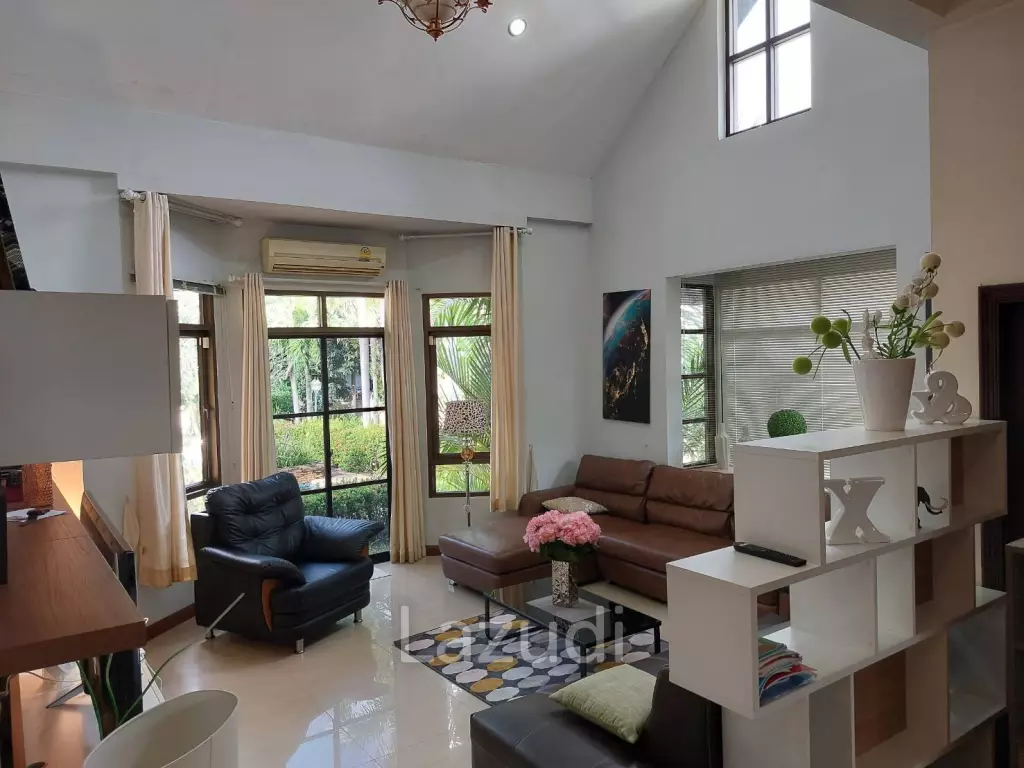 Large 2Storey house with 4 Bedrooms for Sale