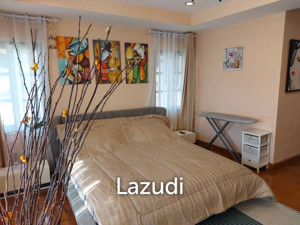 Large 2Storey house with 4 Bedrooms for Sale