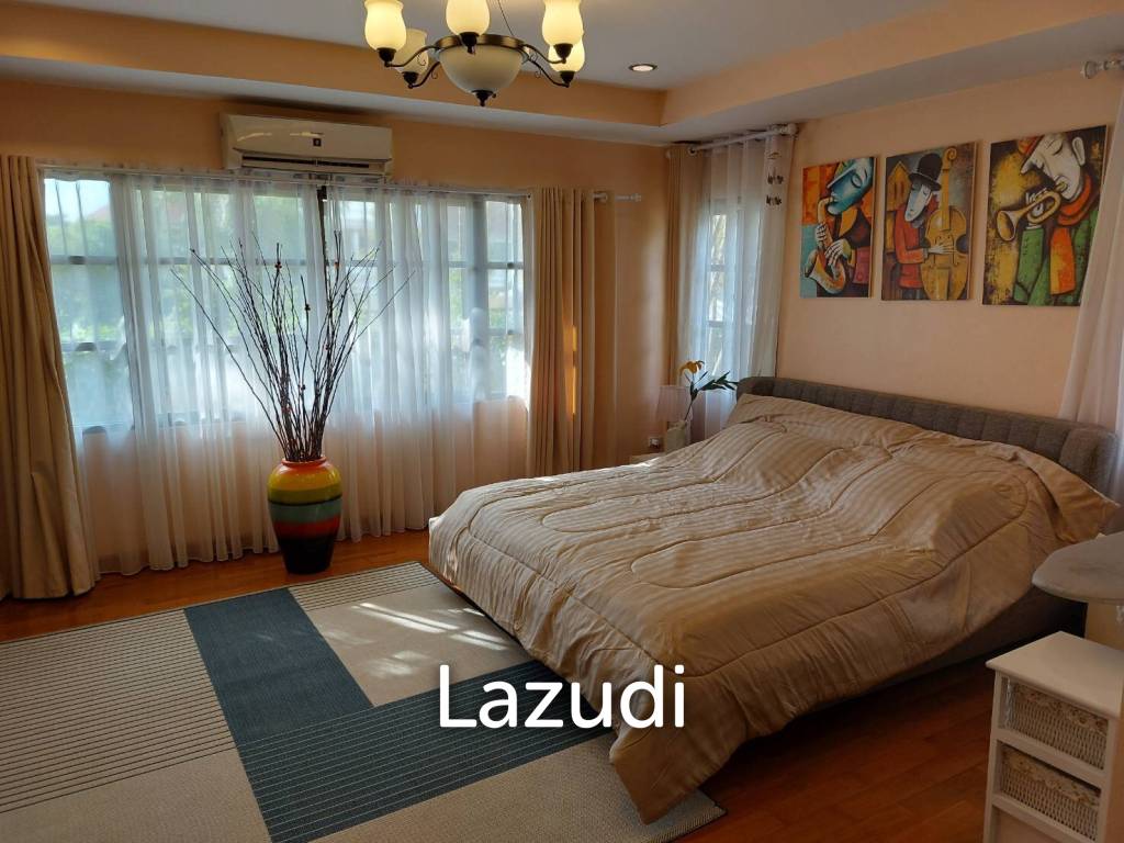 Large 2Storey house with 4 Bedrooms for Sale