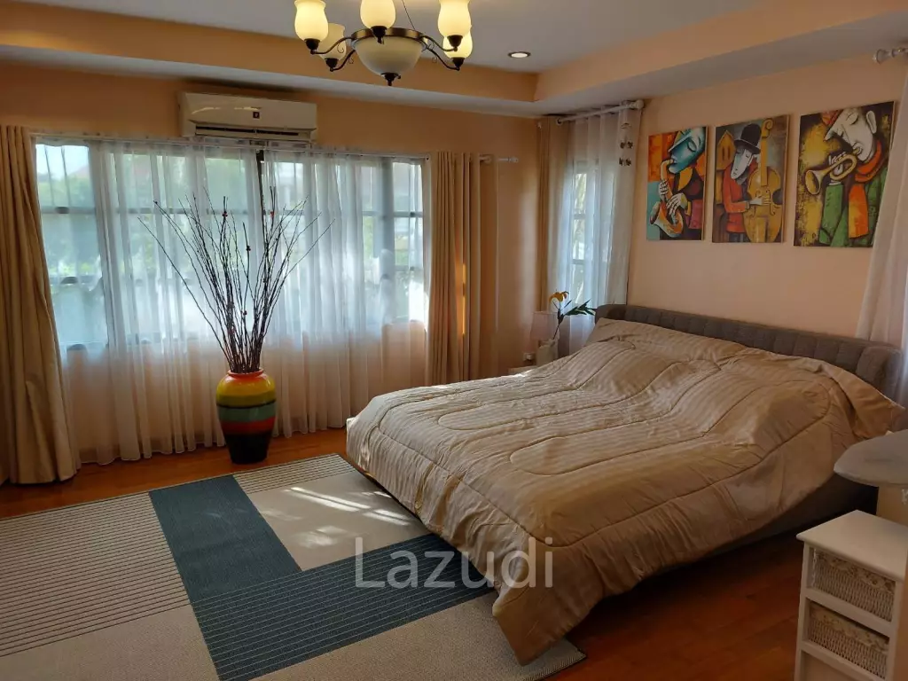 Large 2Storey house with 4 Bedrooms for Sale