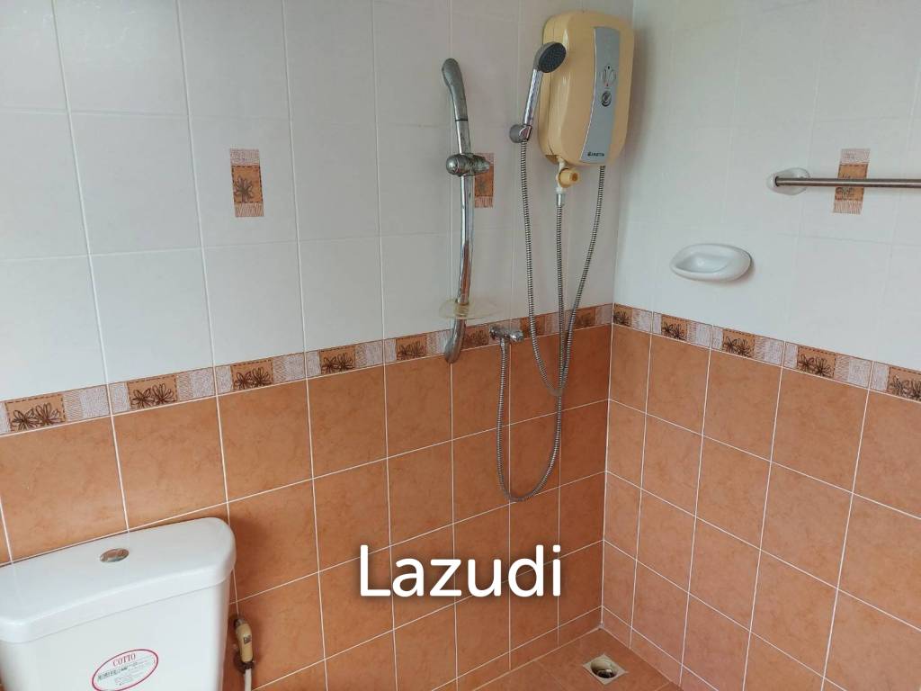 Large 2Storey house with 4 Bedrooms for Sale