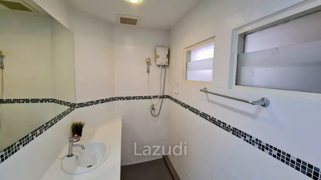 4 Bedrooms House for Sale in Na Kluea