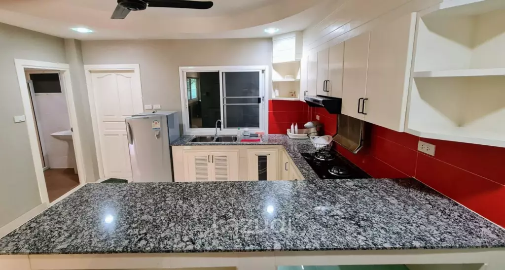 4 Bedrooms House for Sale in Na Kluea