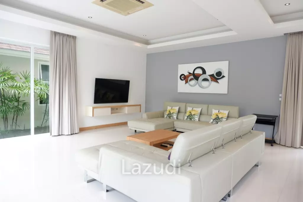 Luxury White House for Sale in East Pattaya