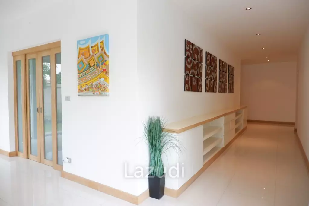 Luxury White House for Sale in East Pattaya