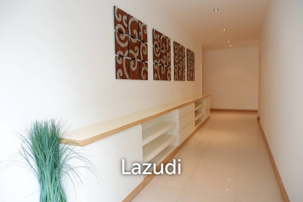 Luxury White House for Sale in East Pattaya