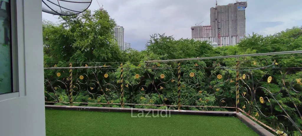 3Storey Home for Sale in Jomtien Pattaya