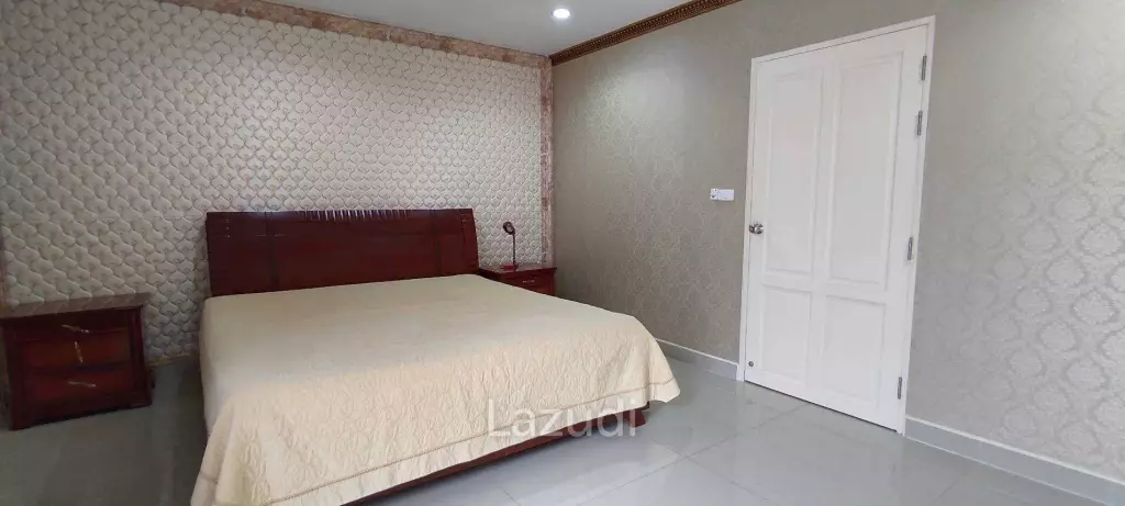 3Storey Home for Sale in Jomtien Pattaya