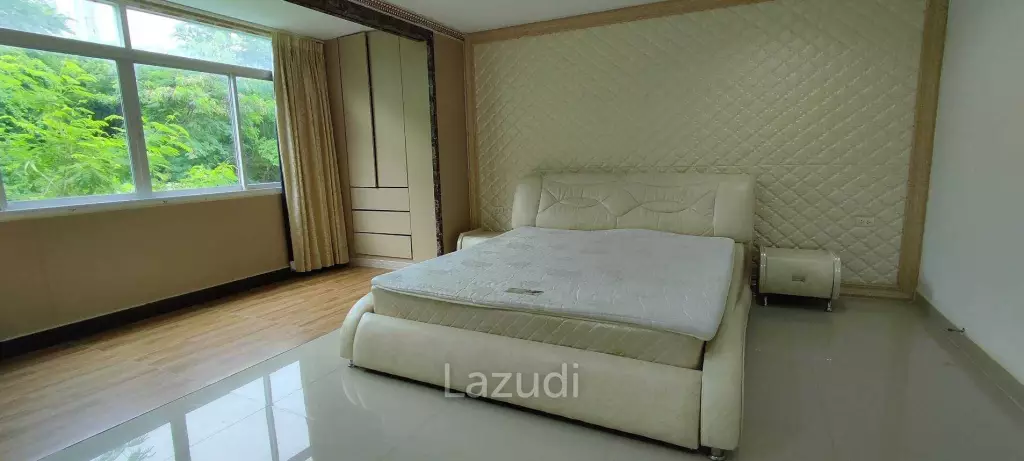 3Storey Home for Sale in Jomtien Pattaya