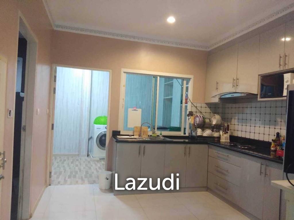 3Storey Home for Sale in Jomtien Pattaya