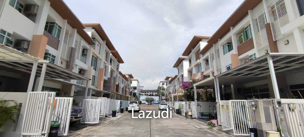 3Storey Home for Sale in Jomtien Pattaya