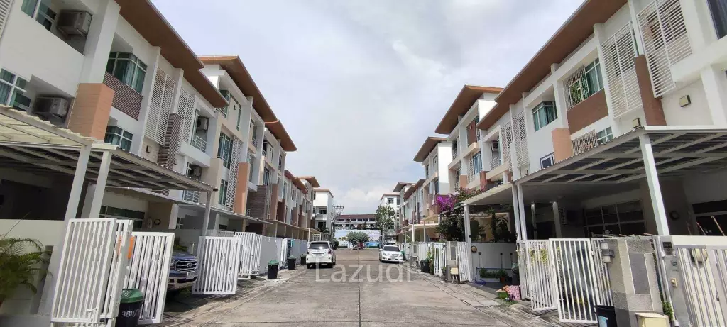 3Storey Home for Sale in Jomtien Pattaya