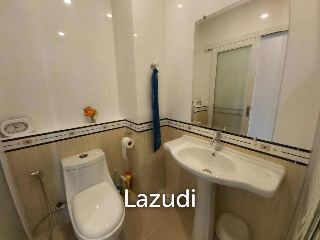 Two Storey Shophouse For Sale in East Pattaya
