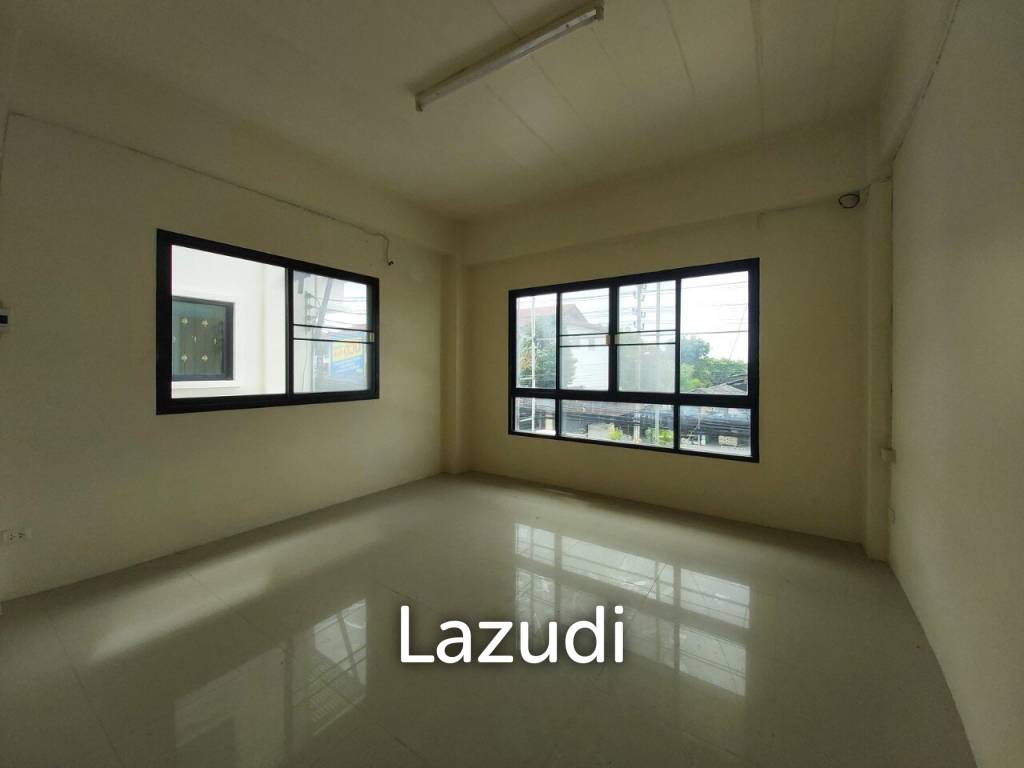 Two Storey Shophouse For Sale in East Pattaya