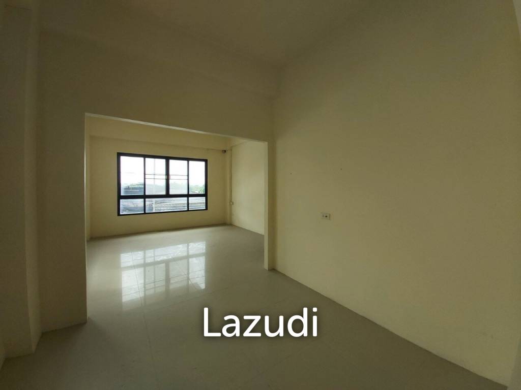 Two Storey Shophouse For Sale in East Pattaya