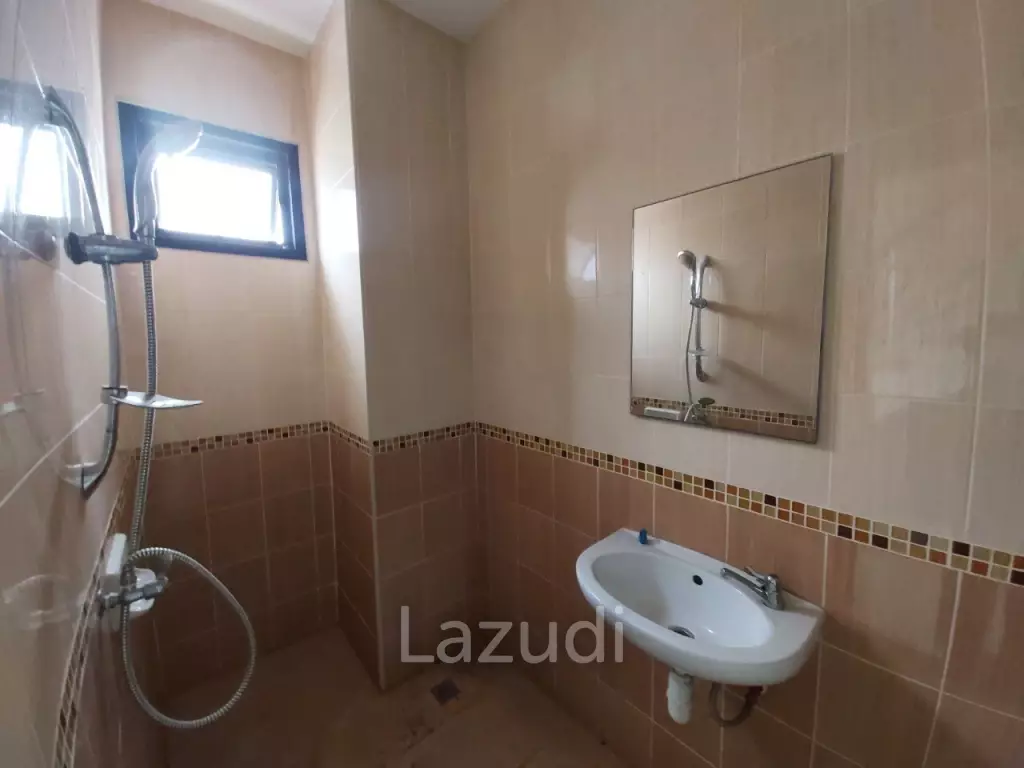 Two Storey Shophouse For Sale in East Pattaya