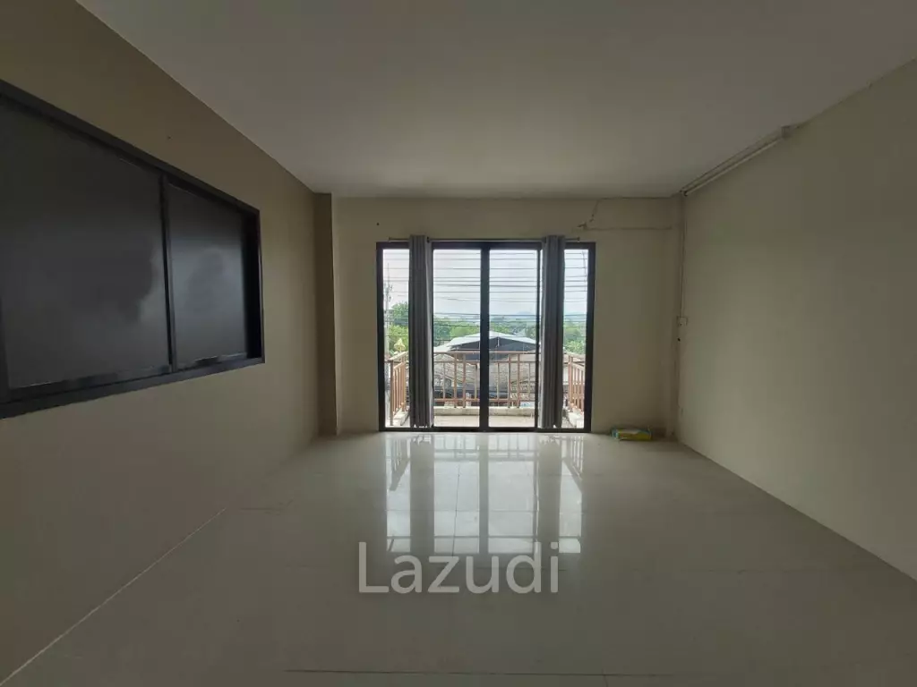 Two Storey Shophouse For Sale in East Pattaya