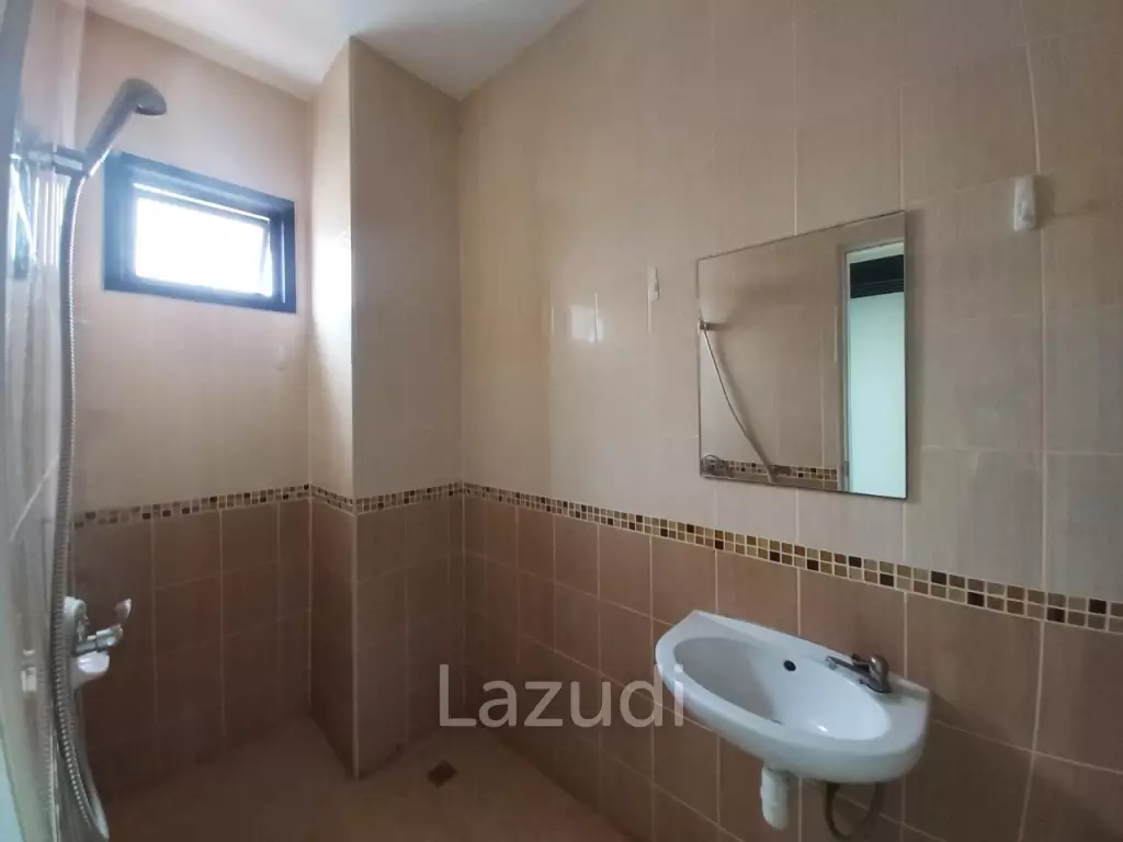 Two Storey Shophouse For Sale in East Pattaya