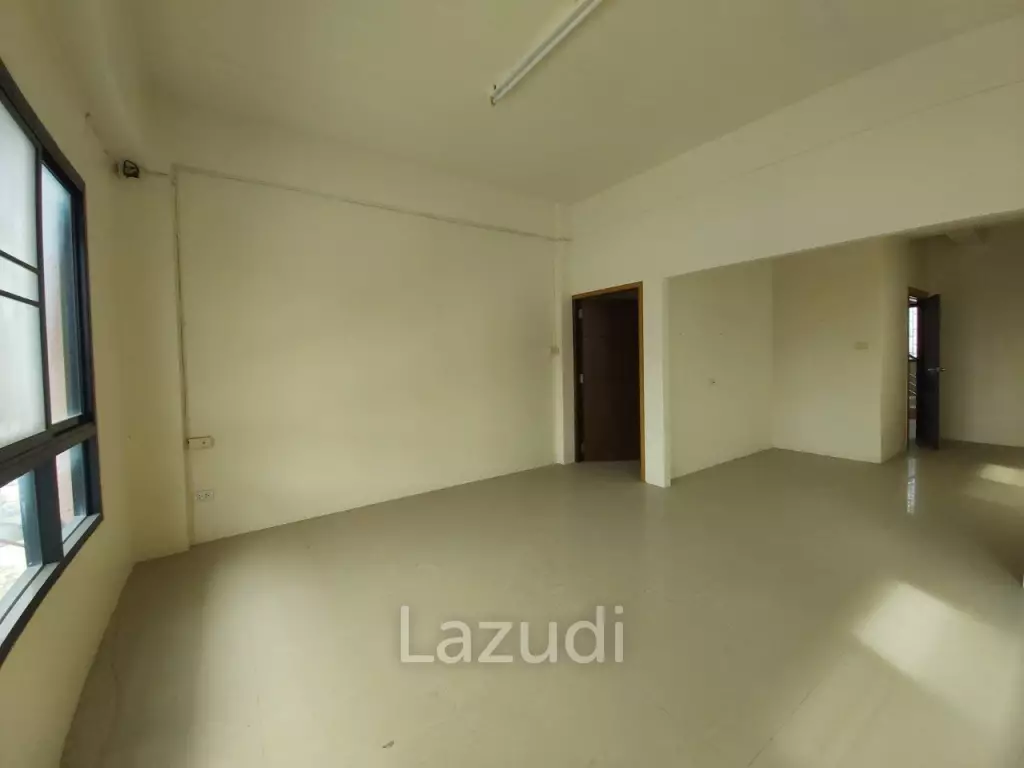Two Storey Shophouse For Sale in East Pattaya
