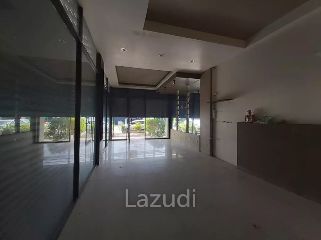 Two Storey Shophouse For Sale in East Pattaya