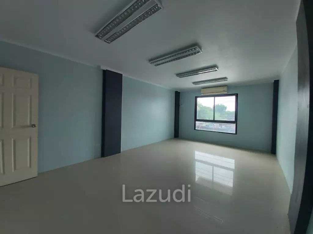 Two Storey Shophouse For Sale in East Pattaya