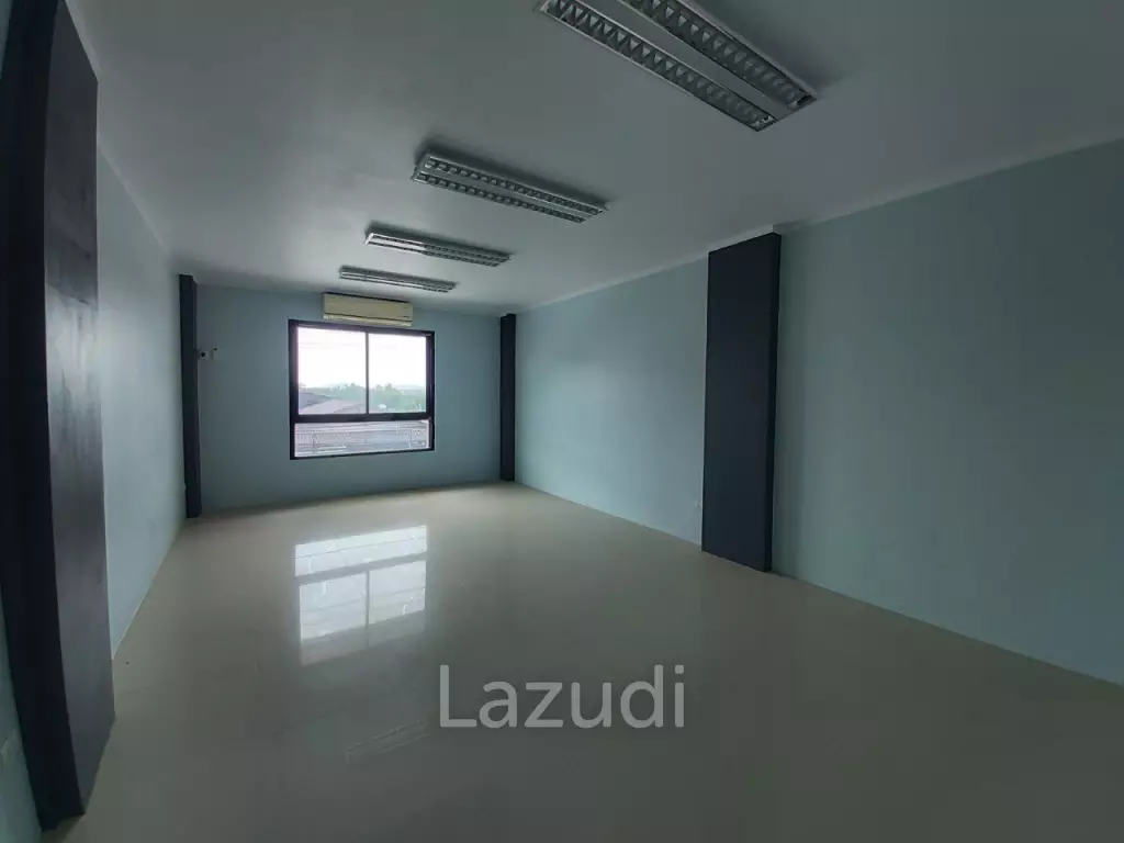 Two Storey Shophouse For Sale in East Pattaya