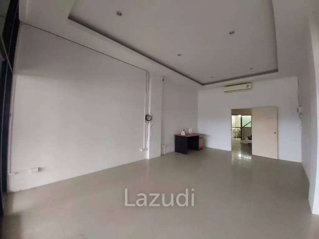 Two Storey Shophouse For Sale in East Pattaya