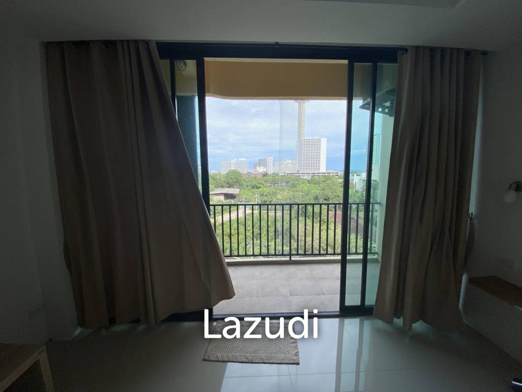 Unfurnished Condo for Sale in Thepthip Mansion