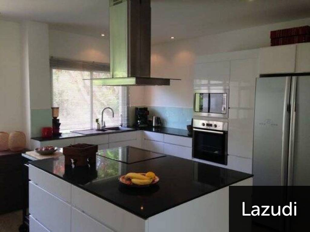 Beautifully Refurbished 3 Bed Condo Beautifully Refurbished 3 Bed Condo