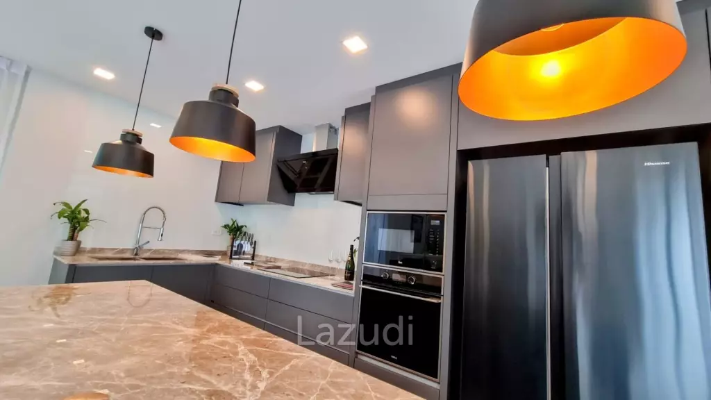 Luxury Jomtien Pool Villa for Sale in Pattaya