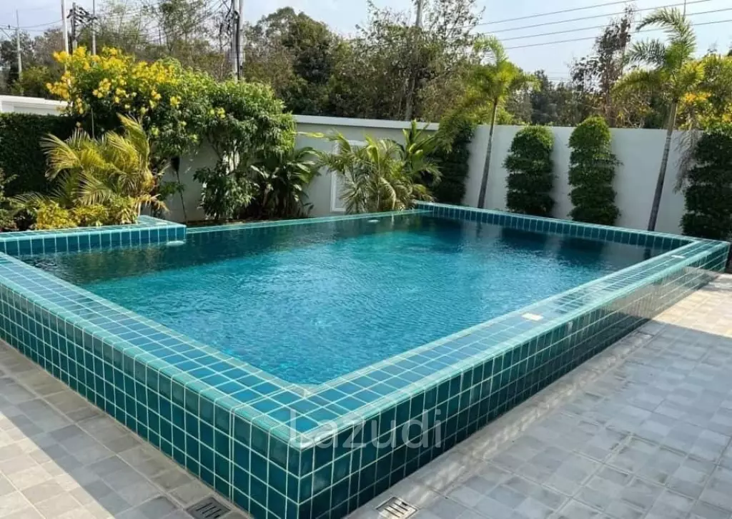 Dream Pool Villa House for Sale in East Pattaya