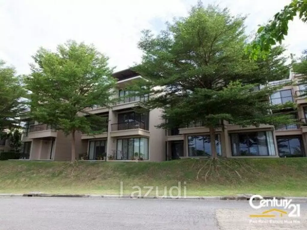 Luxury 2 Bed Condo at Palm Hills