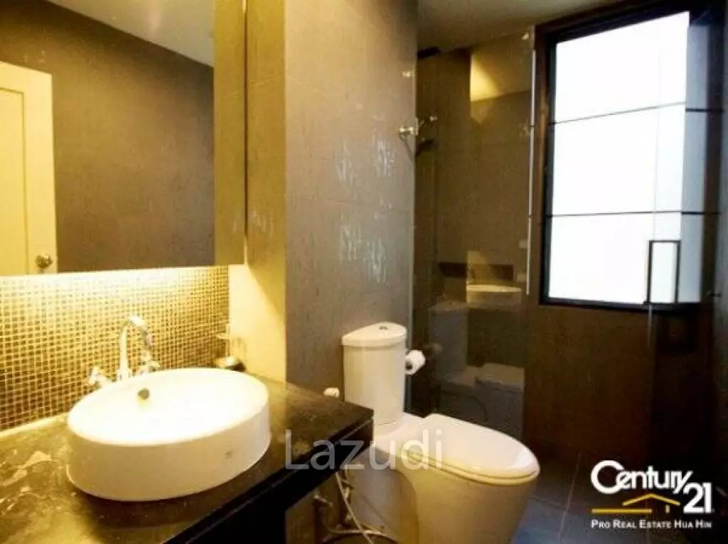 Luxury 2 Bed Condo at Palm Hills