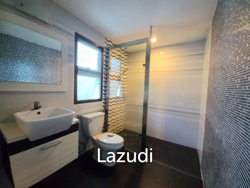 Large Private House for Sale in East Pattaya