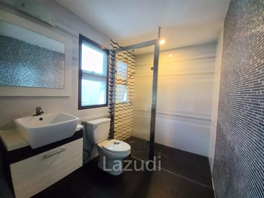 Large Private House for Sale in East Pattaya