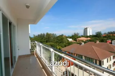Condo on the 6th floor with nice views of mountains and the sea