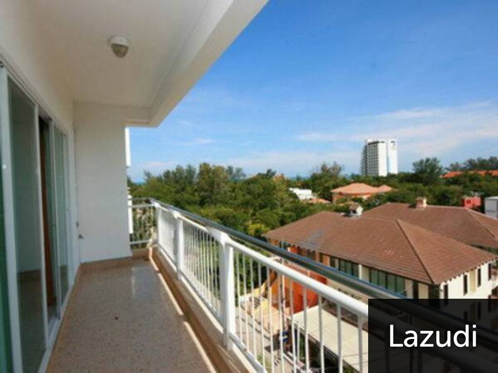 Condo on the 6th floor with nice views of mountains and the sea