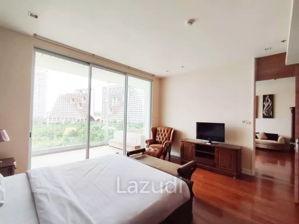 Beautiful 2Bed For Sale in The Cove Condo
