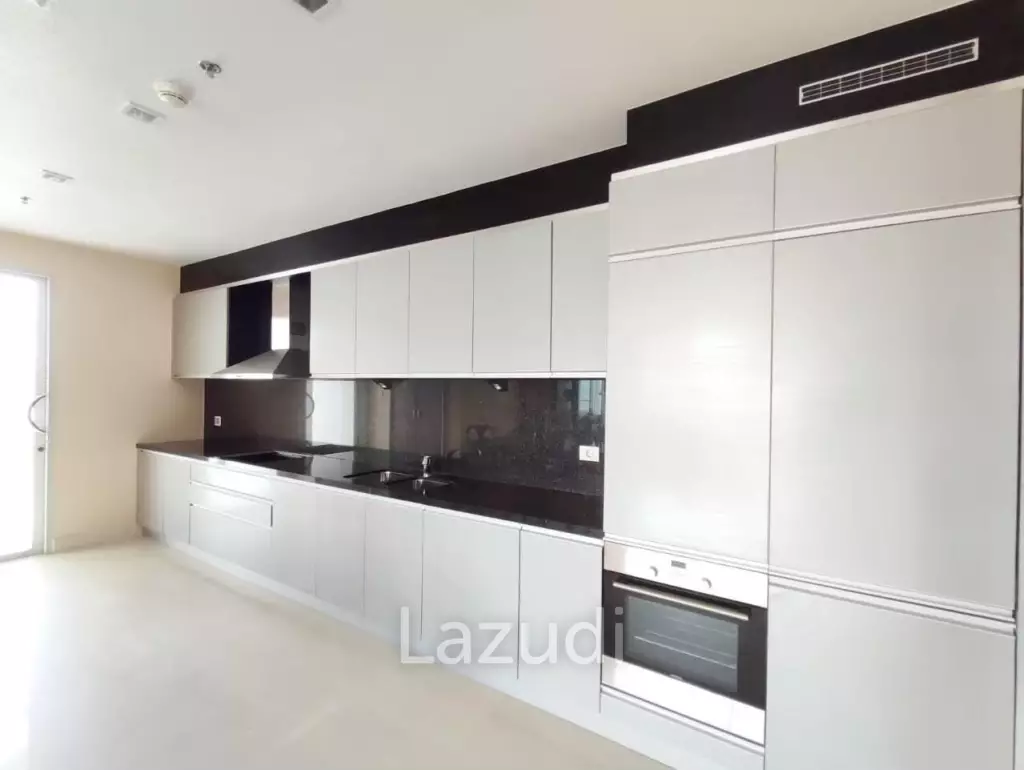 Beautiful 2Bed For Sale in The Cove Condo