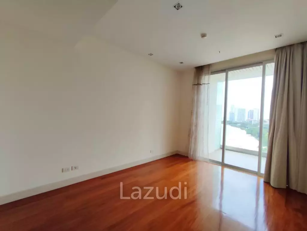 Beach Front Condo Unit for Sale At The Cove