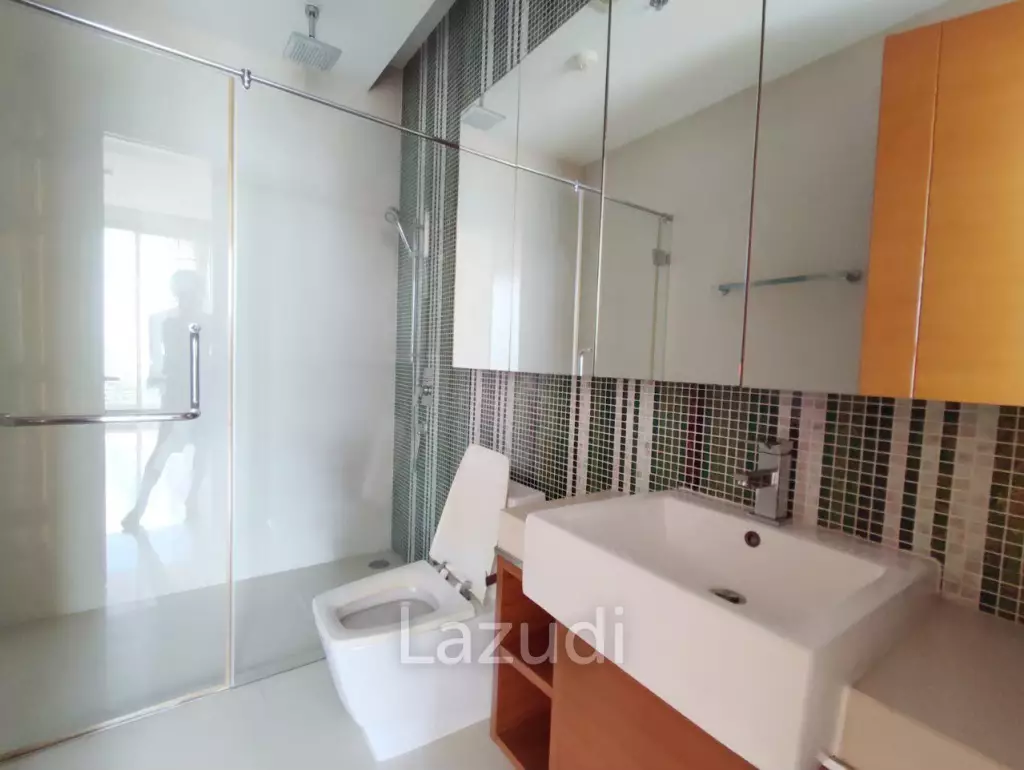 Beach Front Condo Unit for Sale At The Cove