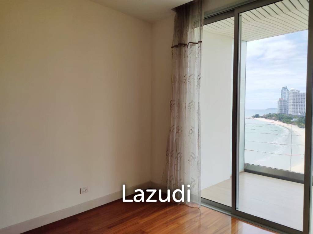 Beach Front Condo Unit for Sale At The Cove