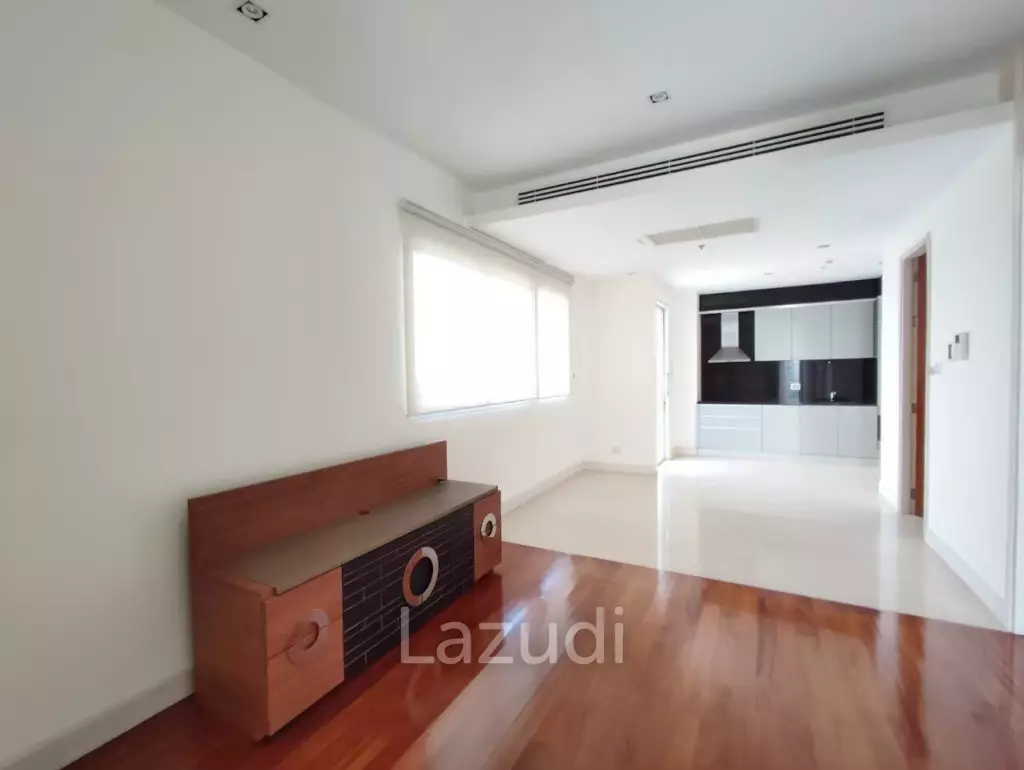 Beach Front Condo Unit for Sale At The Cove
