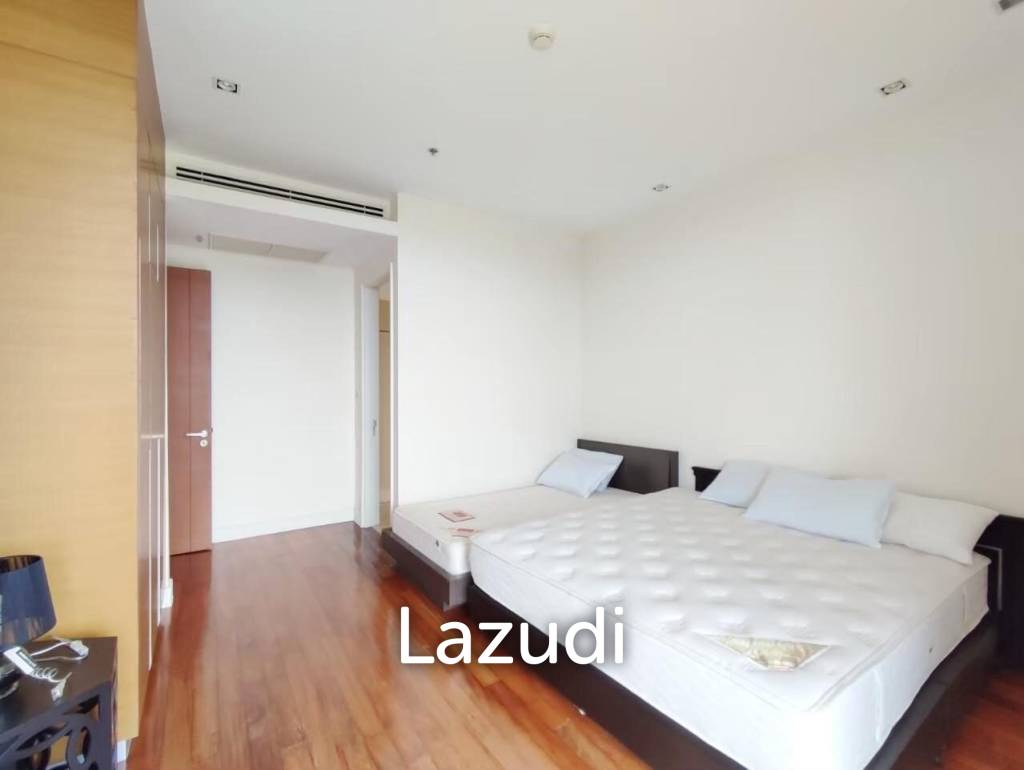 Lovely Beach Front Condo for Sale in The Cove
