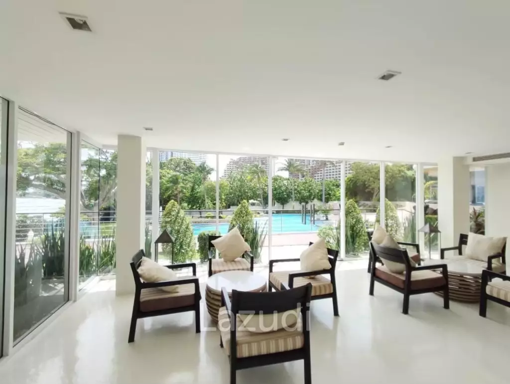 Lovely Beach Front Condo for Sale in The Cove