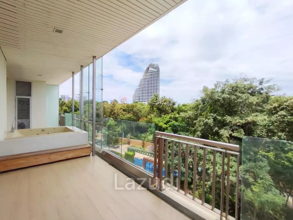 Luxury Beachfront Condo at The Cove for Sale