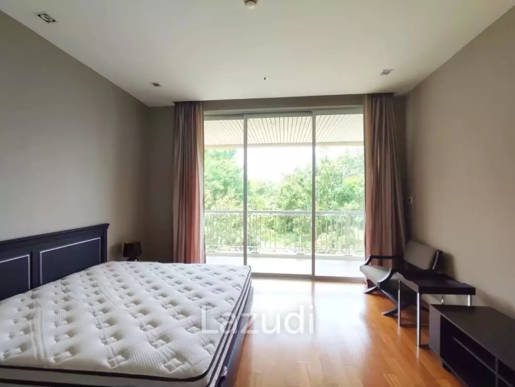 Luxury Modern For Sale in The Cove Condo