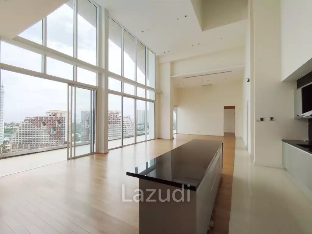 Amazing Beach Front for Sale in The Cove