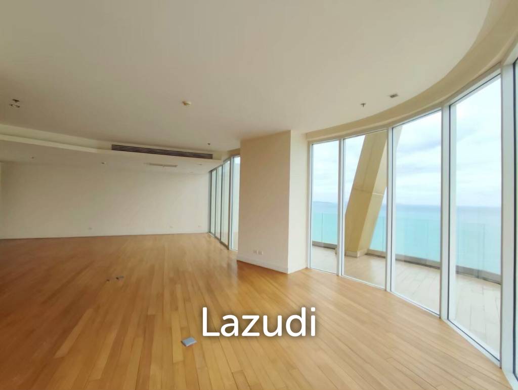Amazing Beach Front for Sale in The Cove