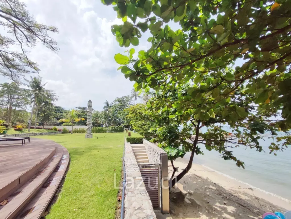 Amazing Beach Front for Sale in The Cove